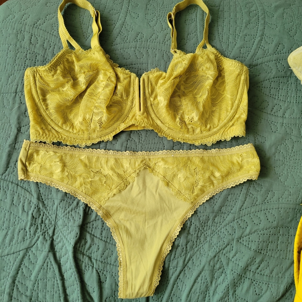 Green Bra and Undies Set